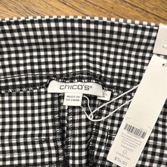 CHICO'S So Slimming Brigitte Slim Leg Capri - Picture 6 of 15